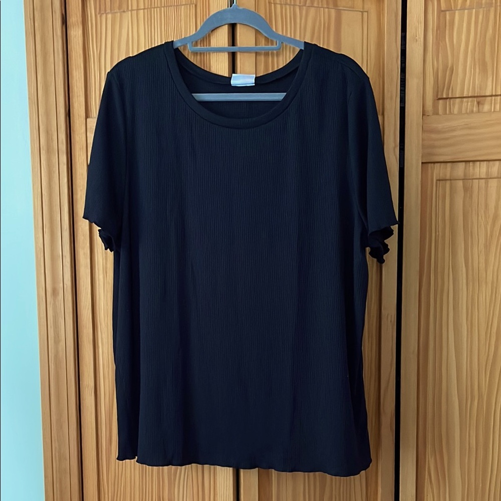 Solid black lettuce trim tee